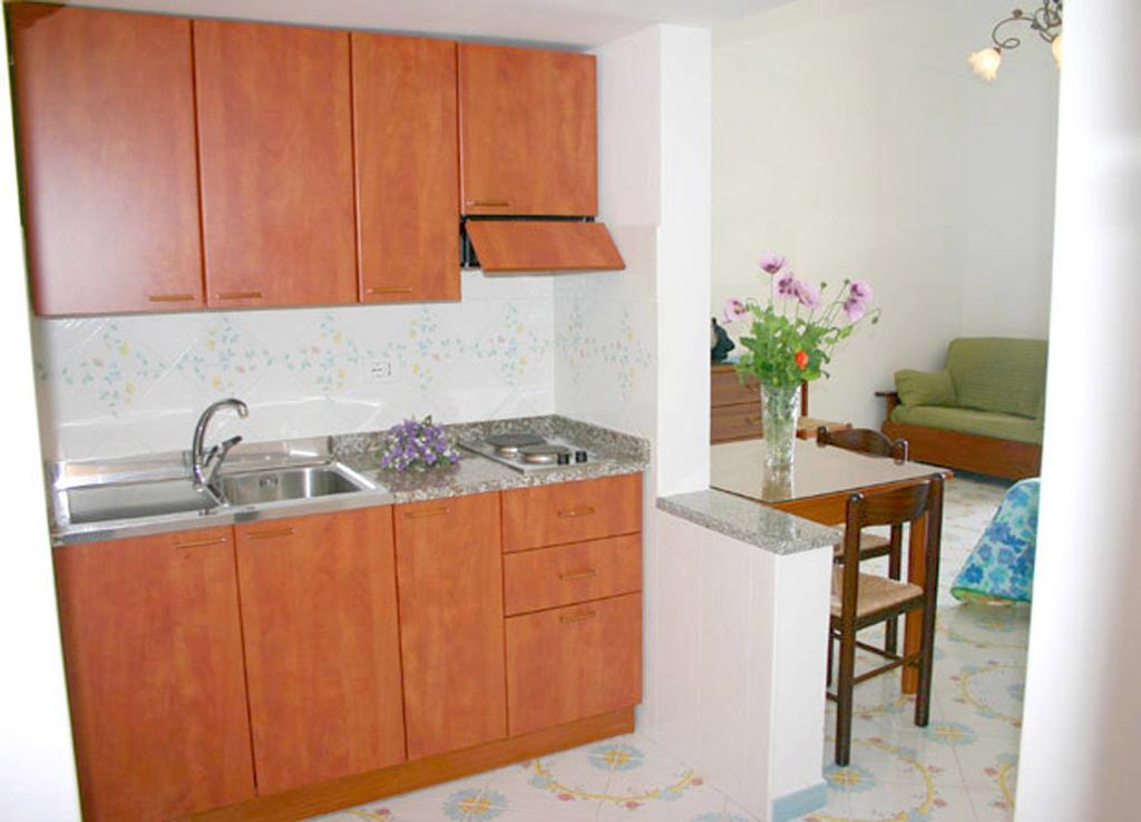 Ludovica Apartment Type B Positano Værelse billede